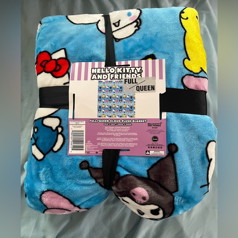 Hello Kitty and Friends Cloud Plush 90x90 Inch Blue Full/Queen Blanket NWT Rare
